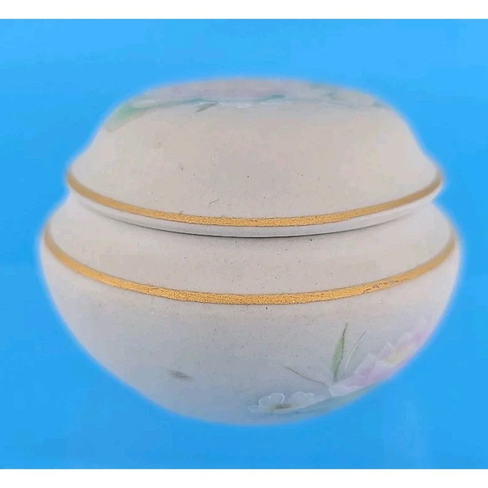 Portuguese Porcelain Lidded Trinket Dish‎